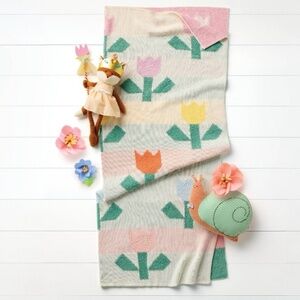 Tulip Printed Kids' Knit Throw Blanket - Pillowfort